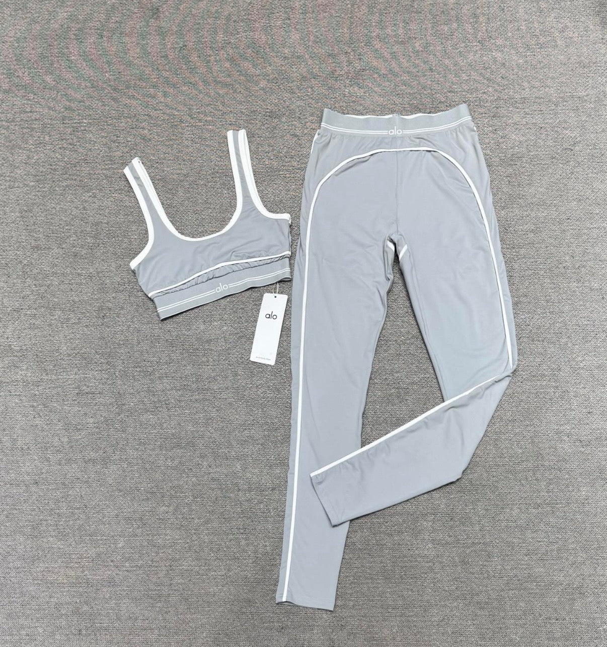 Alo Women Yoga Set